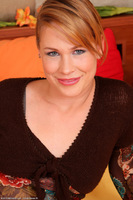 Laura King Toys Older Pussy