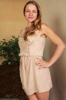 Gloria Stripping MILF