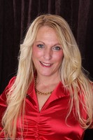 Horny Cougar Jackie Dildos Pussy